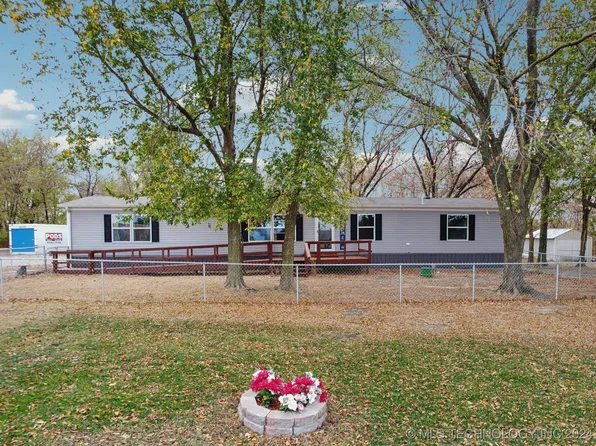12080 E Duck Pond Cir, Claremore, OK 74017