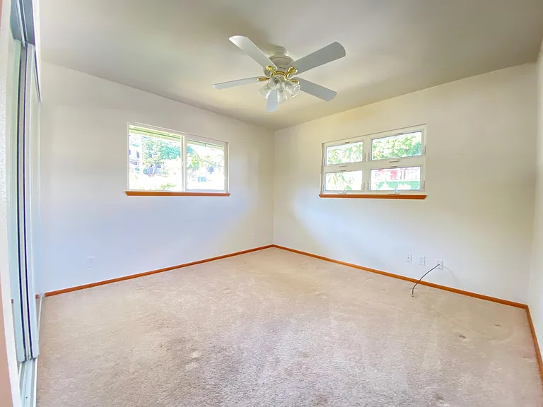 1136 Makaala St — Photo 28
