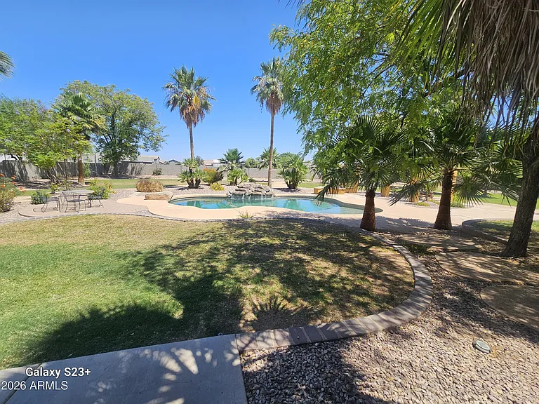 5118 W Winston Dr — Photo 16