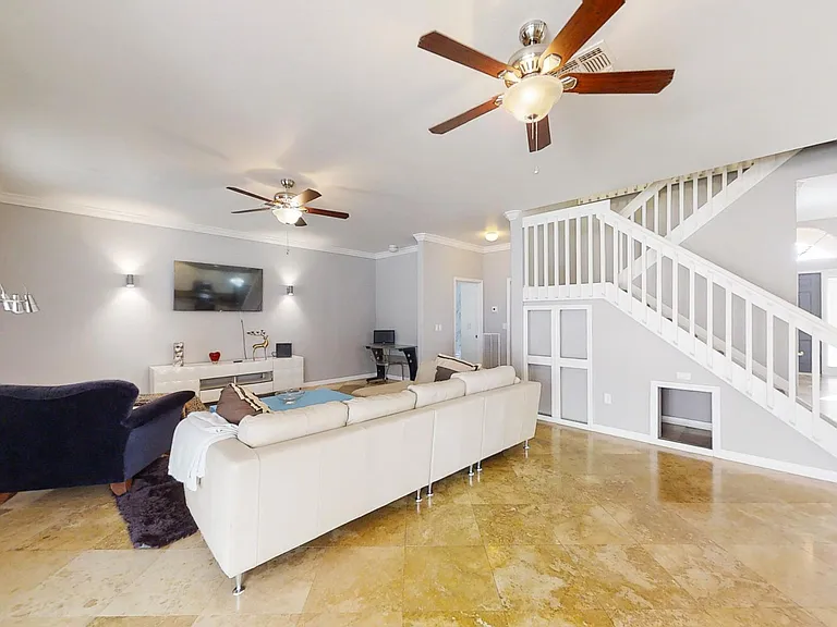 8659 Pegasus Dr — Photo 18