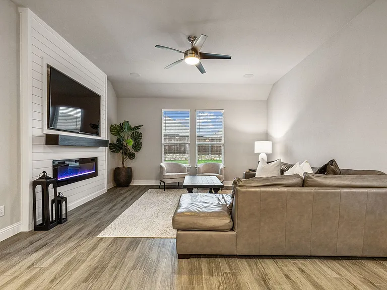 1008 Westwood Ln — Photo 14