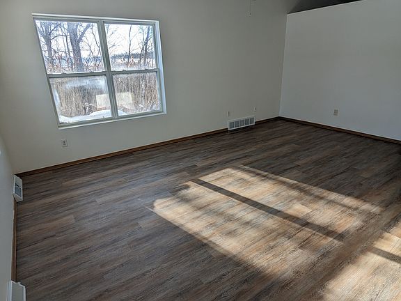 2nd image of 2947 Popplewood Ct