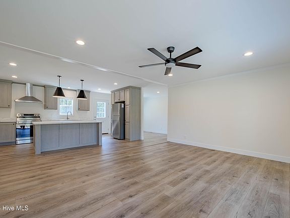 2nd image of 120 Edgewater Lane