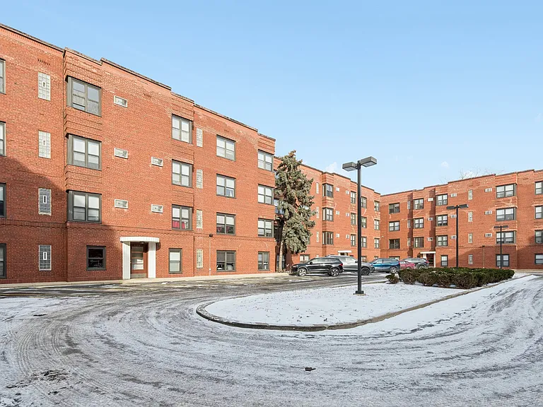 6200 N. Hoyne — Photo 6