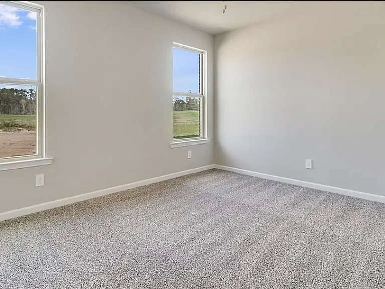 1742 Sawgrass Dr — Photo 10