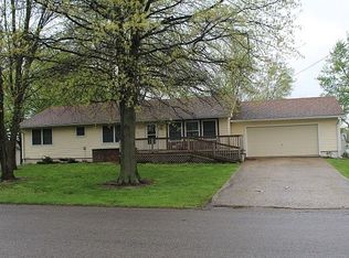 1107 Hilltop Dr, Carrollton, MO 64633
