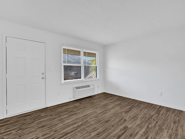 Belmont Heights Apartments & Townhomes — Photo 67