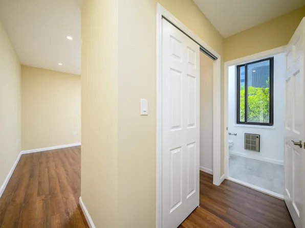 45 River Dr South image 3 of 30