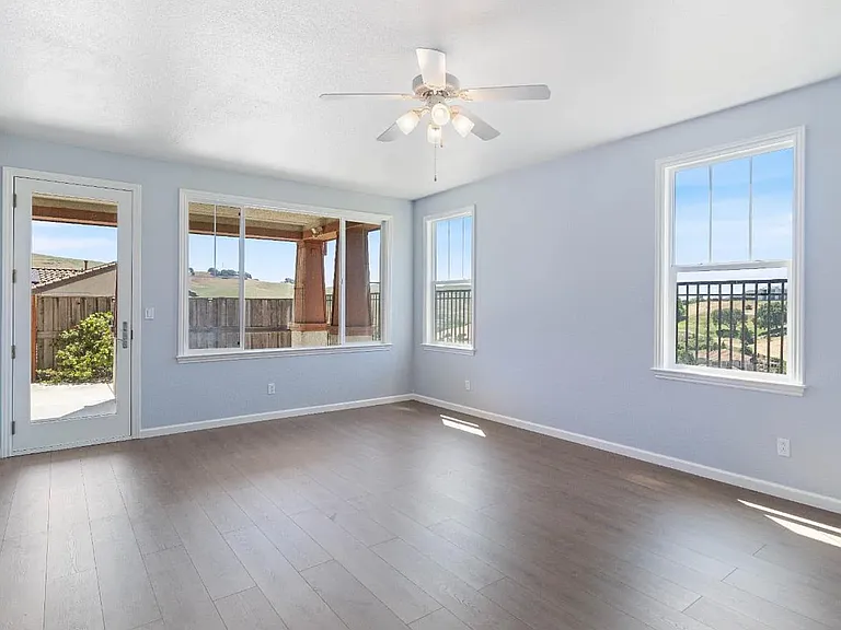6638 Solitude Ct — Photo 9
