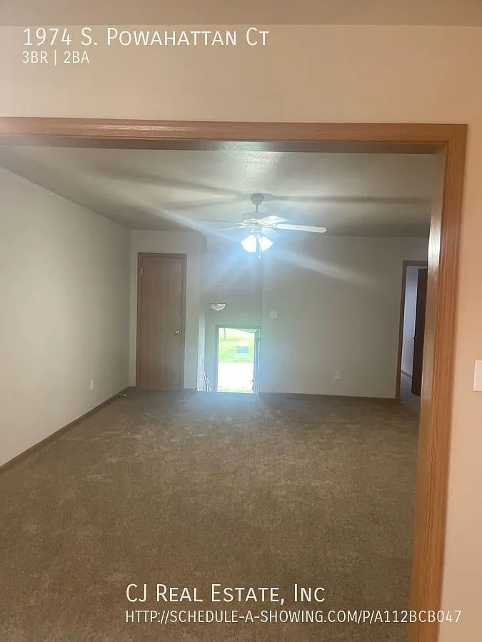 3 bed, $1,595 — Photo 2