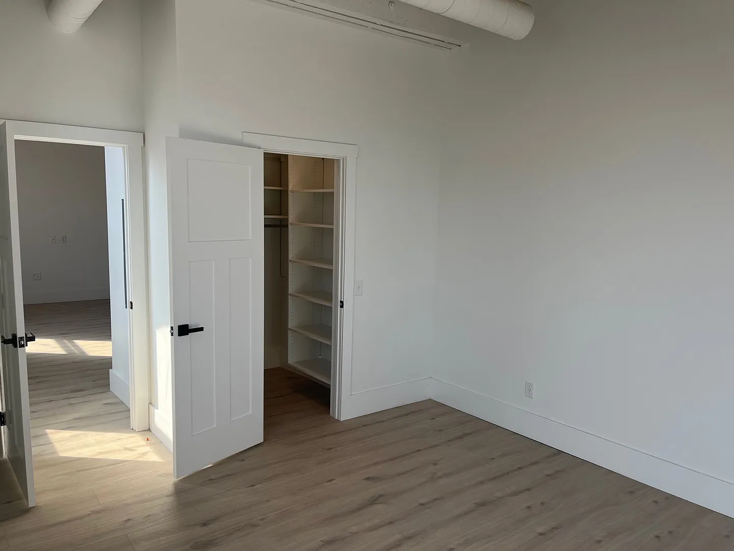 311 Main Street - 401 — Photo 4