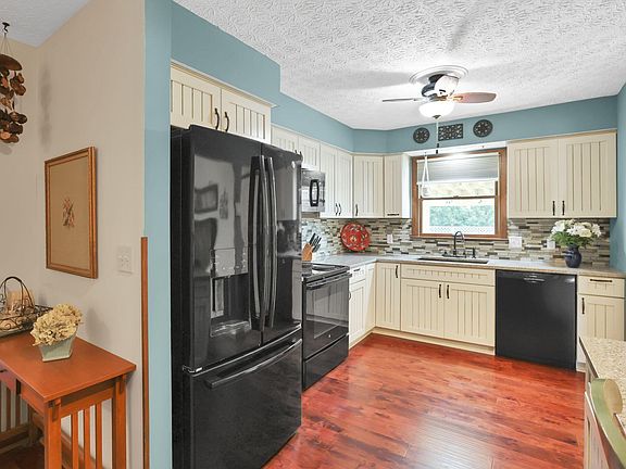 3rd image of 1037 Clovernoll Ct