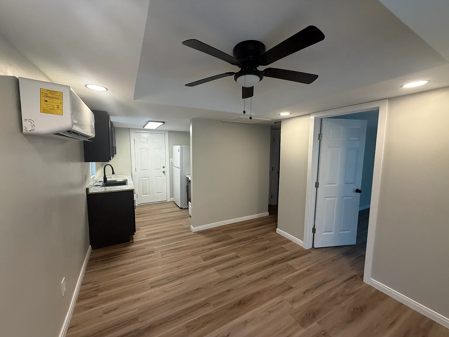 2 bed, 500 sqft, $1,000 — Photo 4