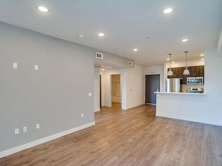6015 Woodman Ave #206 — Photo 9