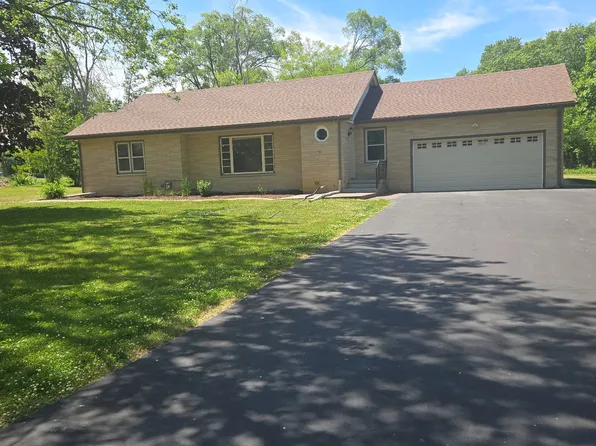 2315 S Lombardy Ln, New Berlin, WI 53151