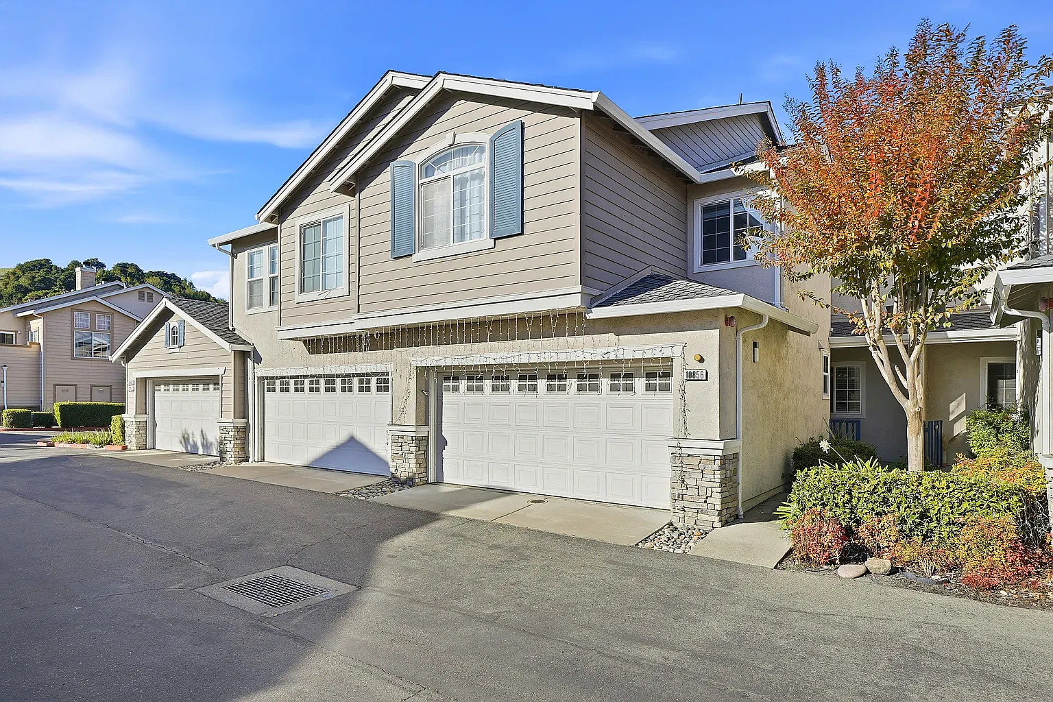 2 bed, 1387 sqft, $3,650 — Photo 1