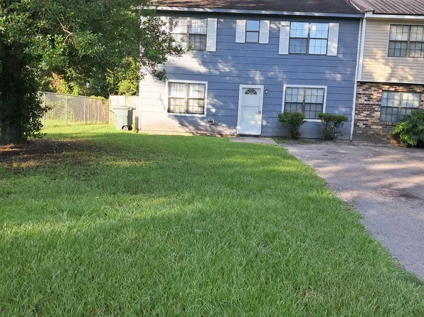 691 Elaine St, Hinesville, GA 31313