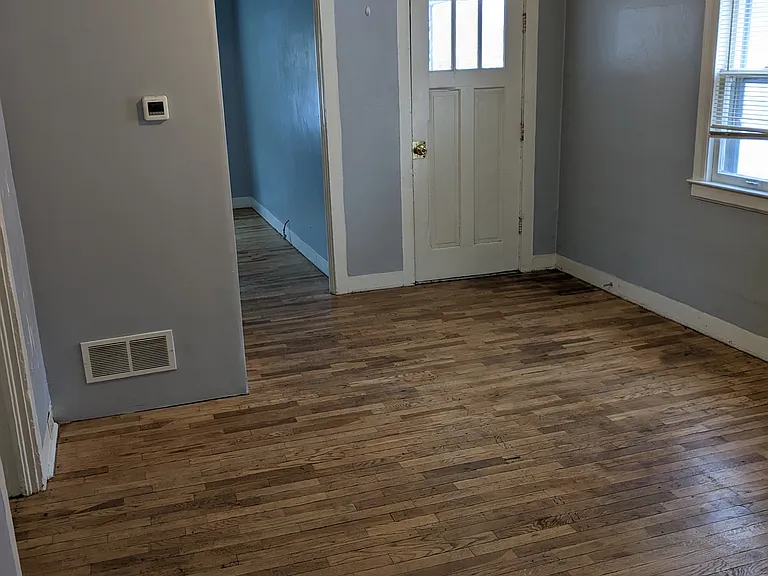 923 McReynolds Ave NW #2 — Photo 6