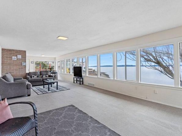 3843 Beach Dr SW UNIT 2