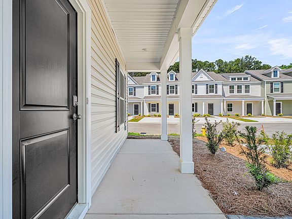 4th image of 247 Harding Ln