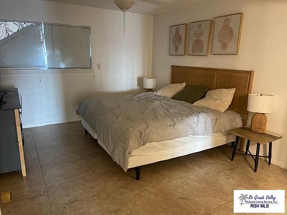 3rd image of 1900 University Blvd APT 4E