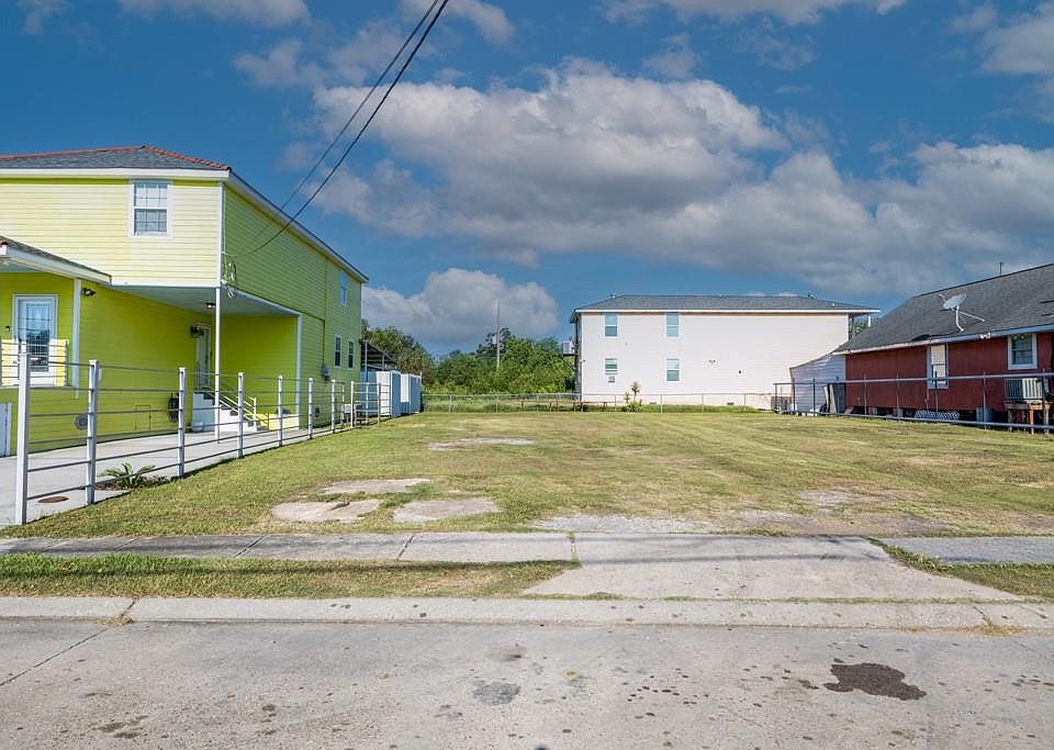 1st image of 2342 Forstall St