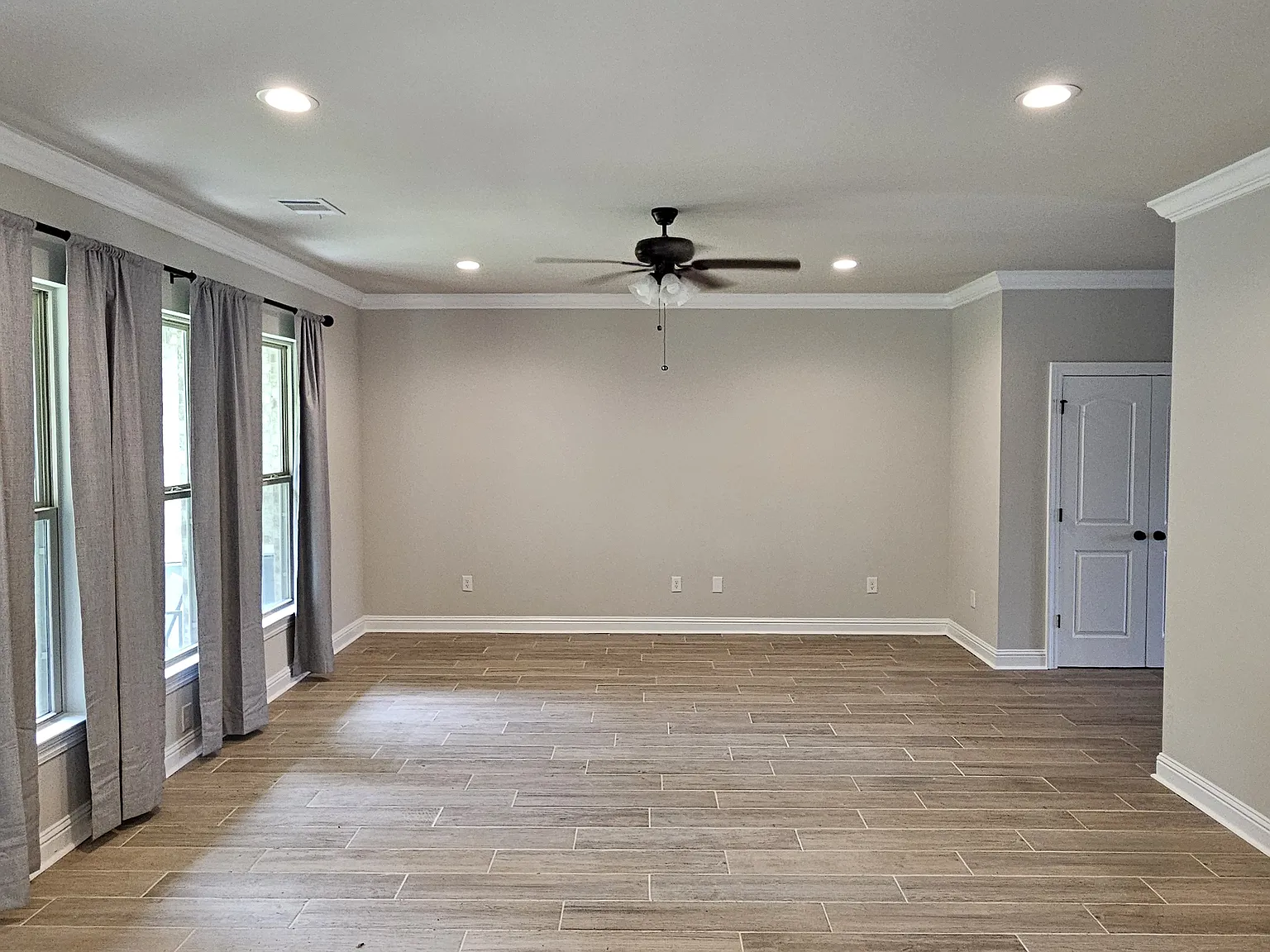 4 bed, 1885 sqft, $2,200 — Photo 4