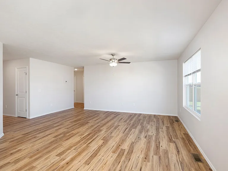 781 W Navajo St — Photo 8
