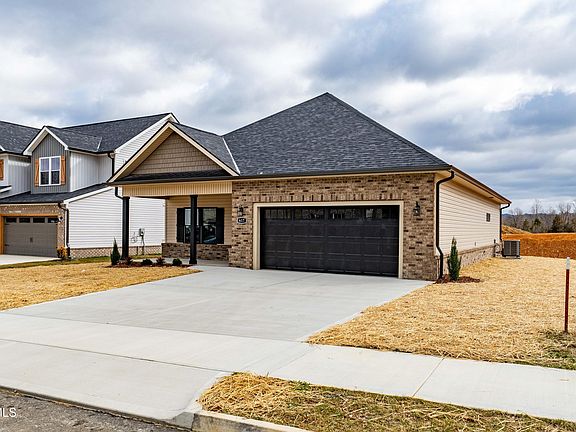 3rd image of 617 Cherry Marie Dr