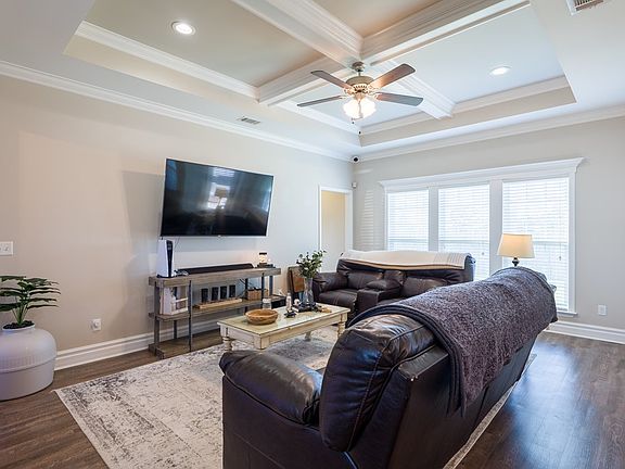 4th image of 3808 Coventry Dr