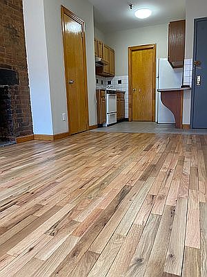 1st image of 409 W 39th St APT 4D