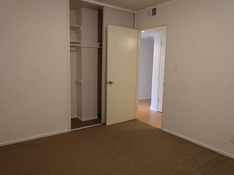 546 N Flores St #6 — Photo 36