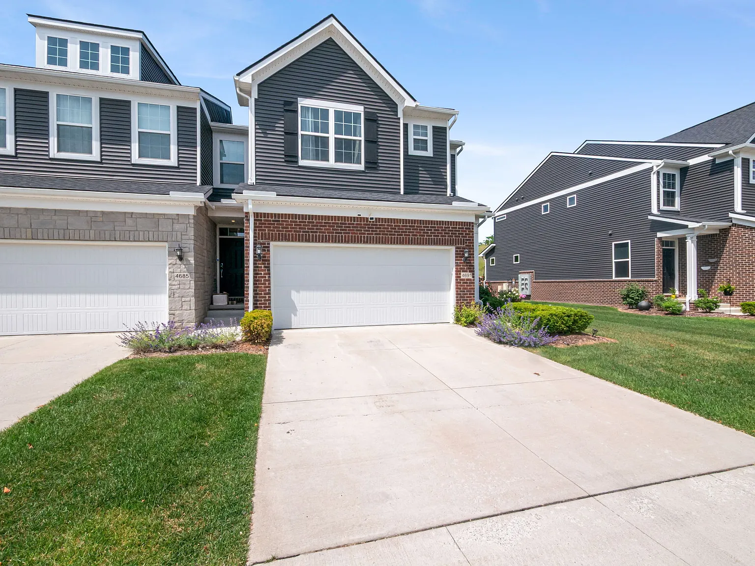 3 bed, 2058 sqft, $3,050 — Photo 3
