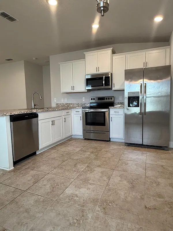 3 bed, 2.0 bath, 1418 sqft, $2,150 — Photo 1