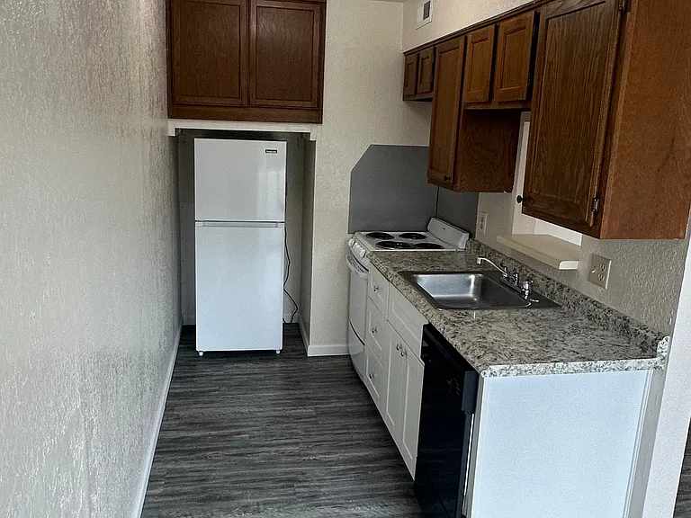 1932 E Lindsey St #202 — Photo 4