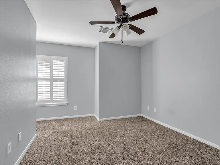 1417 W Webster St — Photo 27