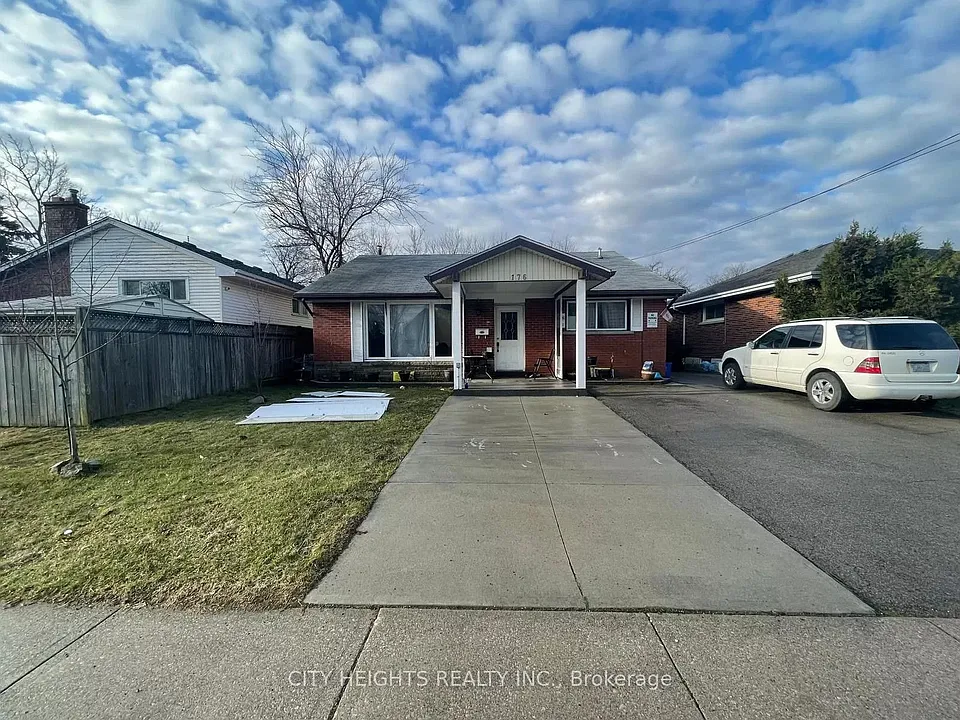 176 Fennell Ave E