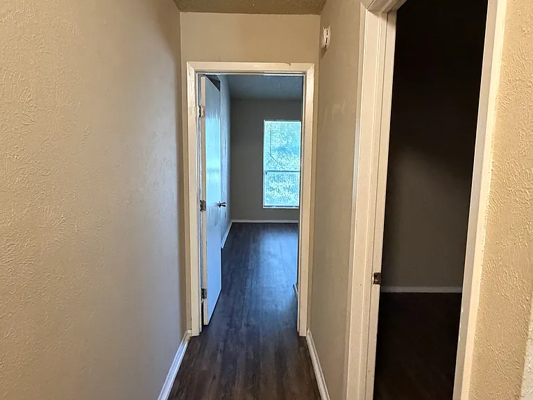 11904 Alpheus Ave #C — Photo 24