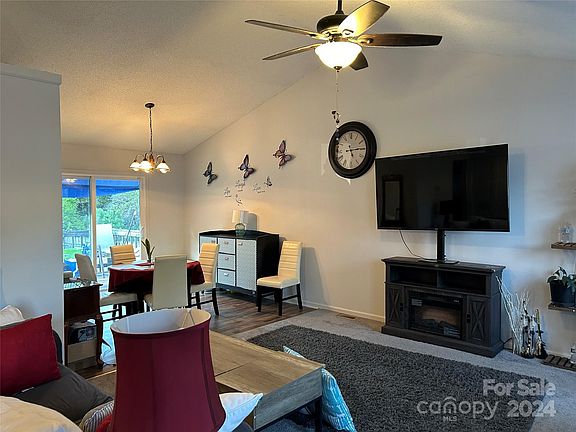 5th image of 2928 Hosta Dr