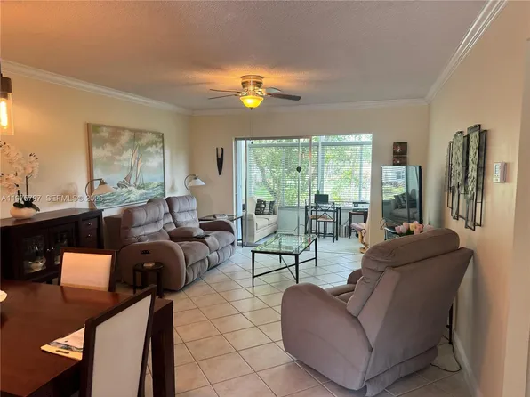 5121 W Oakland Park Blvd #204, Fort Lauderdale, FL 33313