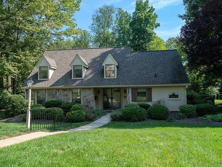 1201 Weatherstone Dr — Photo 14