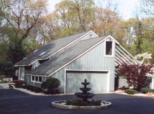 14 Valleywood Ct W, Saint James, NY 11780