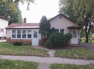 216 E Pleasant St, Portage, WI 53901