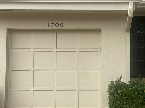 1-car garage