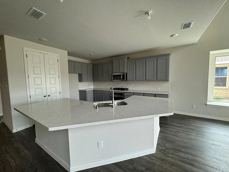 1201 Indianola Trl — Photo 6
