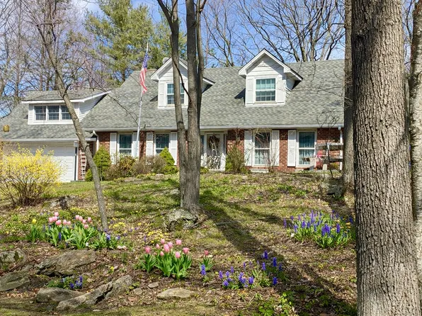 5 Sunset Dr, New Fairfield, CT 06812