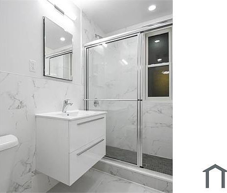 2nd image of 939 Woodycrest Ave #226