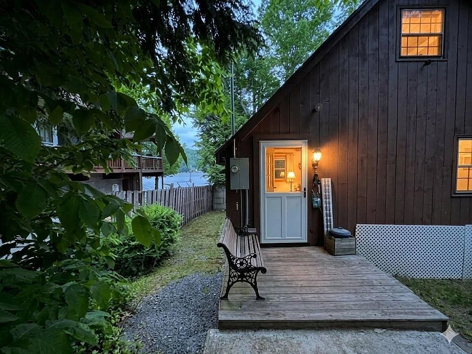 1st image of 2167 Valley Road