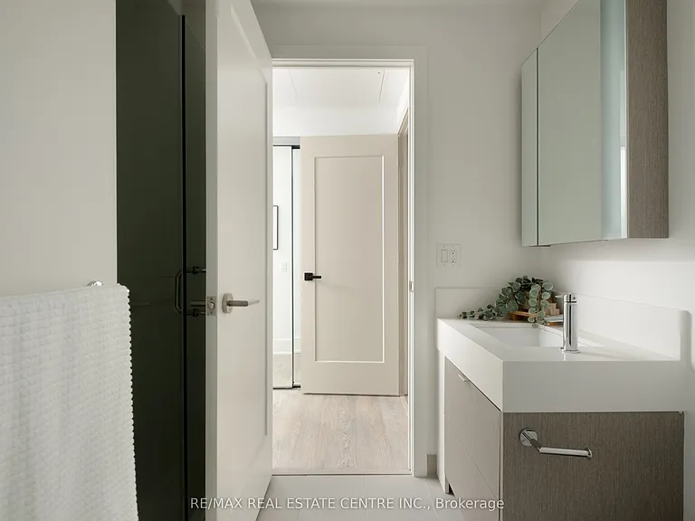 10 York St #6210 — Photo 32