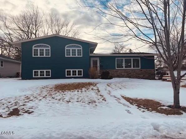 243 14th Ave NE, Jamestown, ND 58401